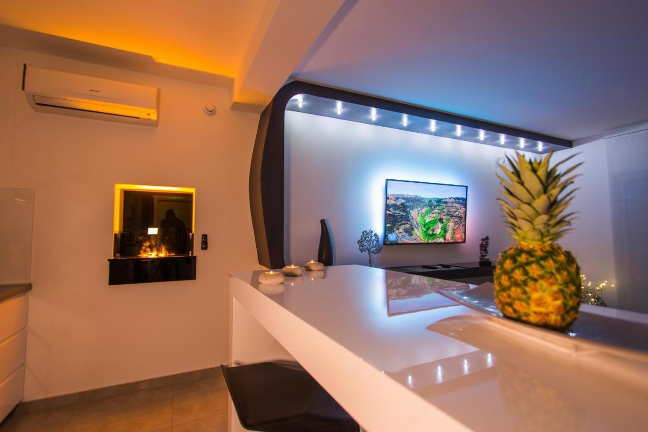 Apartment Plaza ----Wallbox 11Kw 16A ----- Private Spa- Jacuzzi, Infrared Sauna, Luxury Massage Chair, Parking, Entry With Pin 0 - 24H, Free Cancellation 24 Hours Before Check In Slavonski Brod Exterior foto