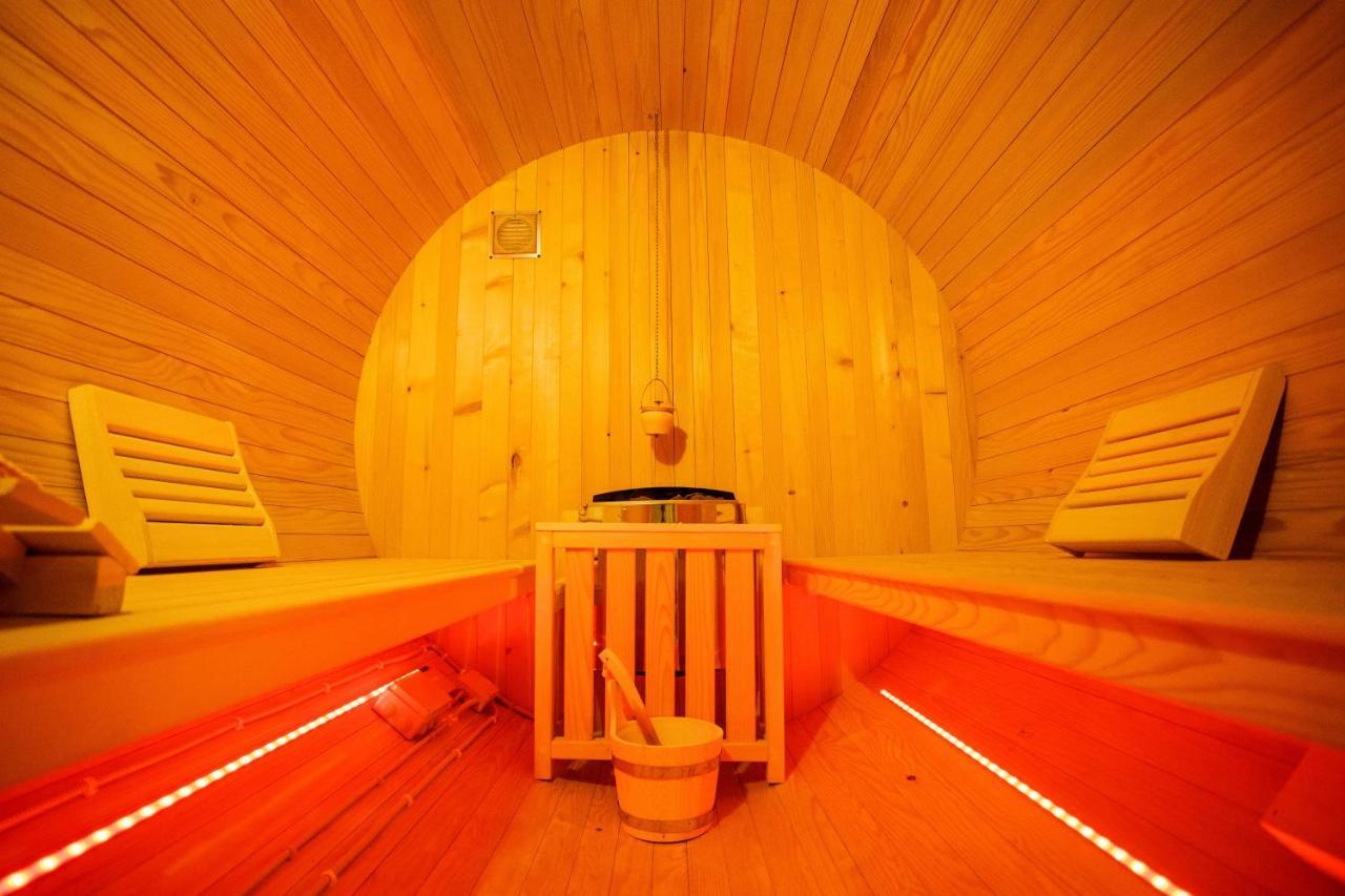 Apartment Plaza ----Wallbox 11Kw 16A ----- Private Spa- Jacuzzi, Infrared Sauna, Luxury Massage Chair, Parking, Entry With Pin 0 - 24H, Free Cancellation 24 Hours Before Check In Slavonski Brod Exterior foto
