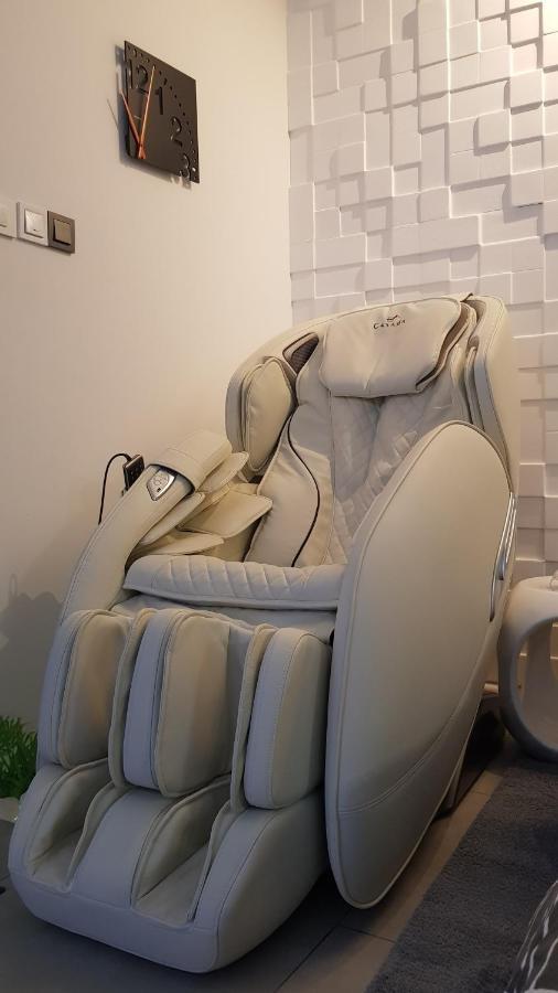 Apartment Plaza ----Wallbox 11Kw 16A ----- Private Spa- Jacuzzi, Infrared Sauna, Luxury Massage Chair, Parking, Entry With Pin 0 - 24H, Free Cancellation 24 Hours Before Check In Slavonski Brod Exterior foto